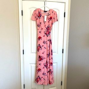 Beautiful Pink 🌺 Flowered wrap dress